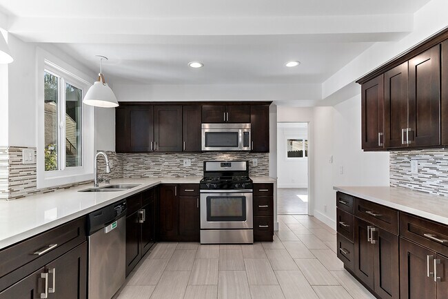 Building Photo - 4364 Toland Way