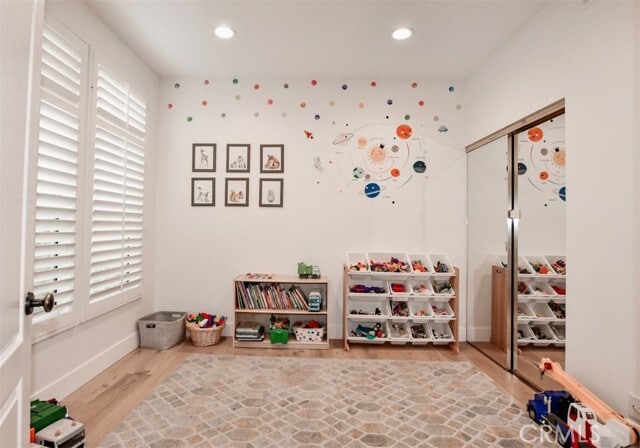 Building Photo - 44 Anjou