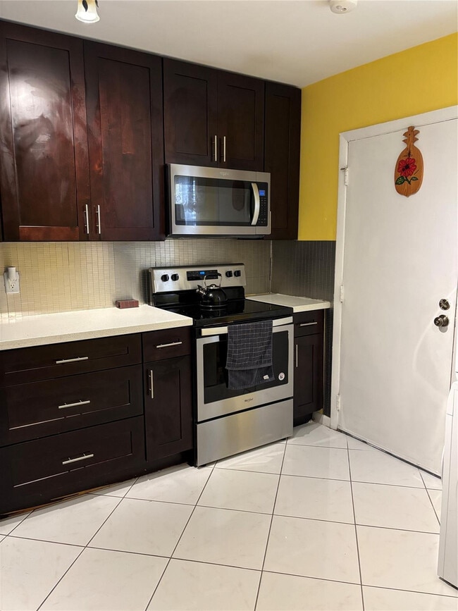 Building Photo - 6300 S Falls Cir Dr