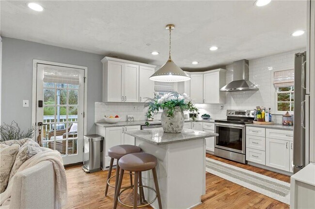 Building Photo - 120 Timber Creek Terrace