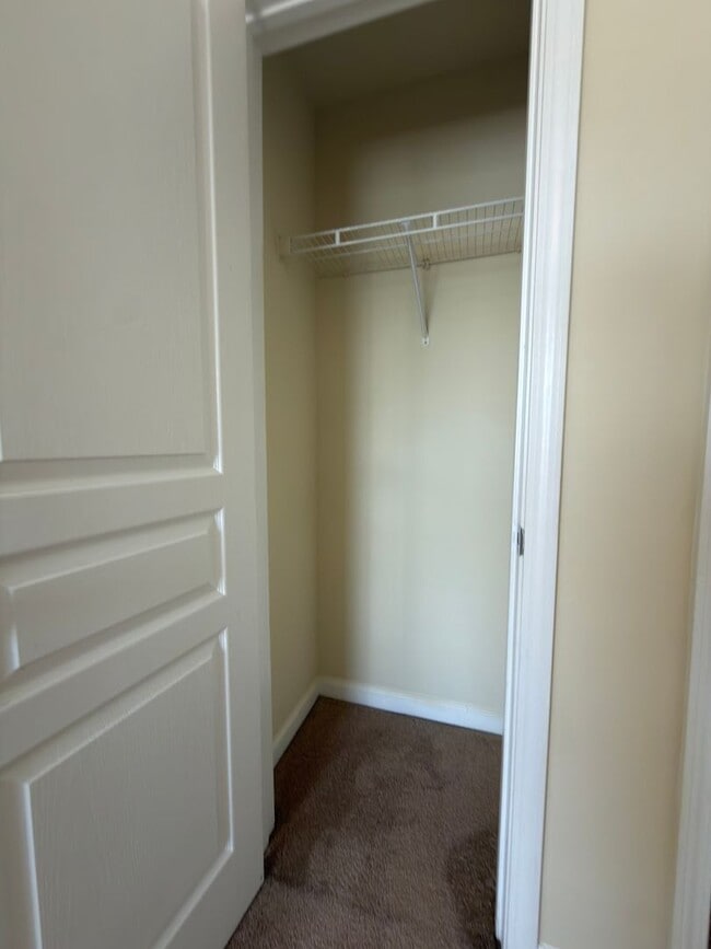 Building Photo - NOW AVAILABLE!  3 bedroom/3 bath condo for RENT!  $2400 per month - Free Parking