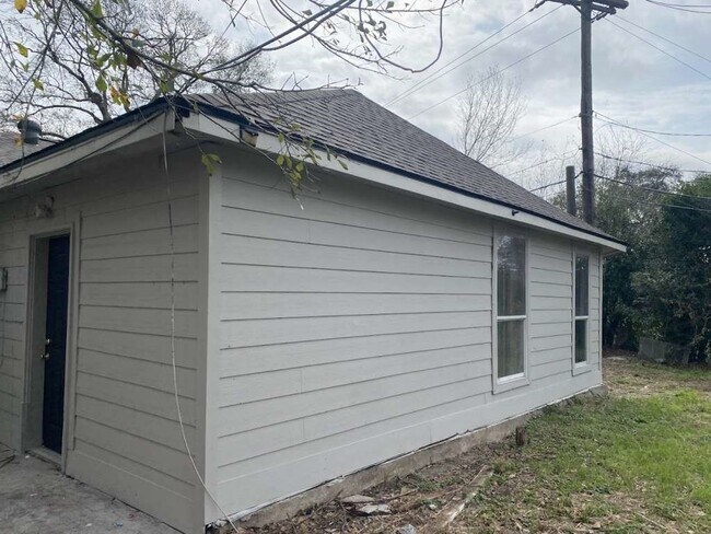 Building Photo - 15626 Corsair Rd