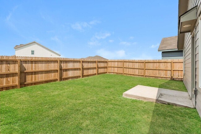 Building Photo - 3724 Axis Hl St