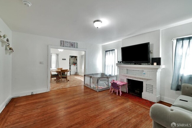 Building Photo - 609 S Delaware St