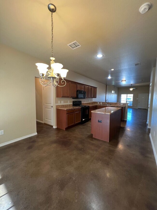 Building Photo - 908 Sun Down, Stephenville, TX 76401