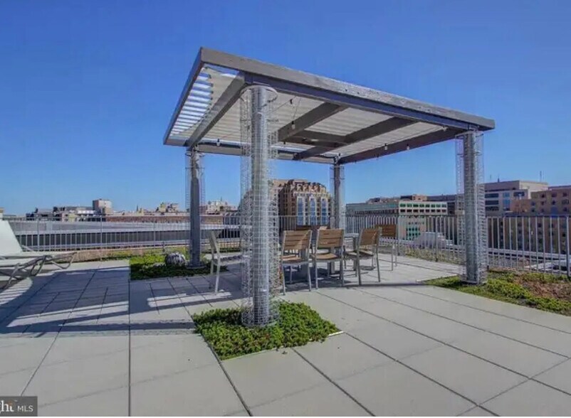Rooftop - 1 Scott Cir NW