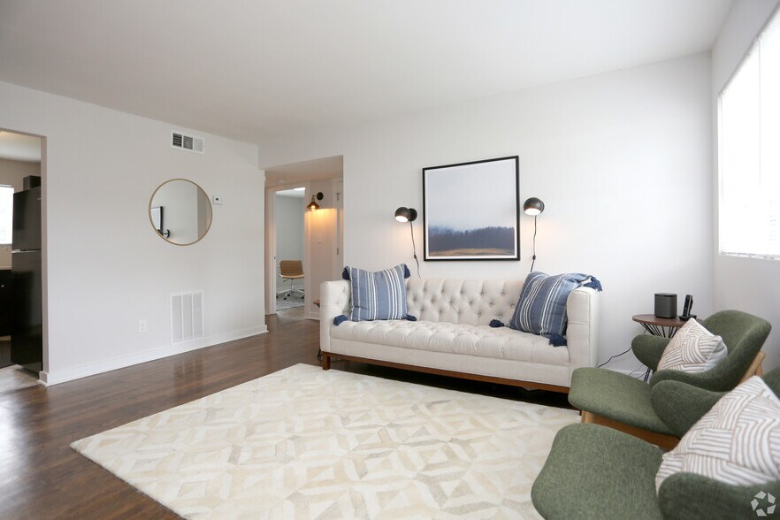 Interior Photo - Dwell @ Hollywood