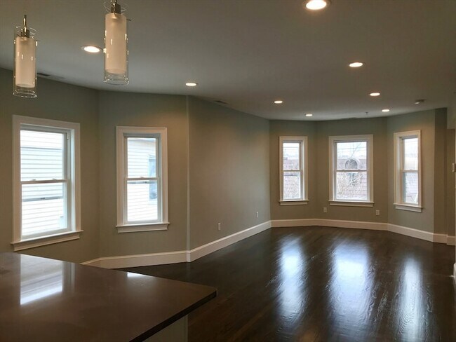 Building Photo - 91 Grant St