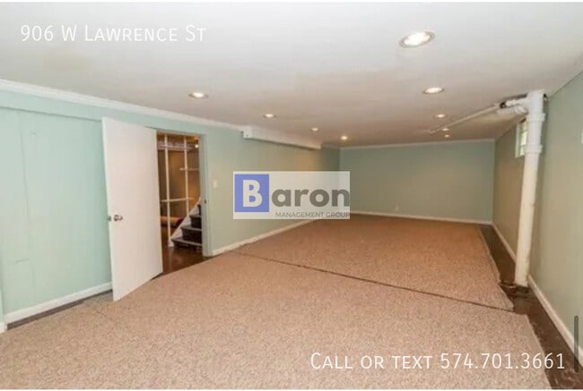 Building Photo - 906 W Lawrence St