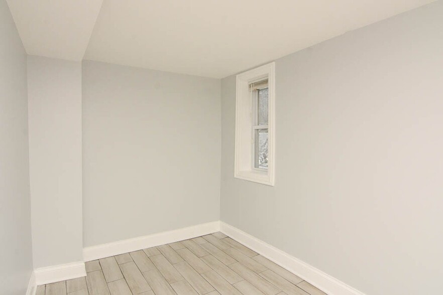 Building Photo - 2968 N Ridgeway Ave