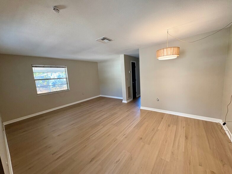 Building Photo - 153 New York Ave