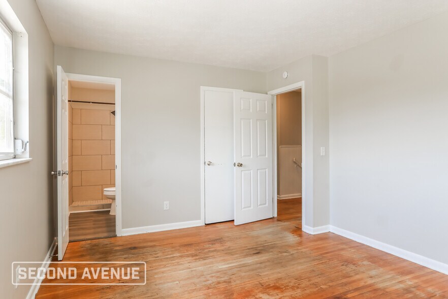 Building Photo - 5943 Jaguar Dr W