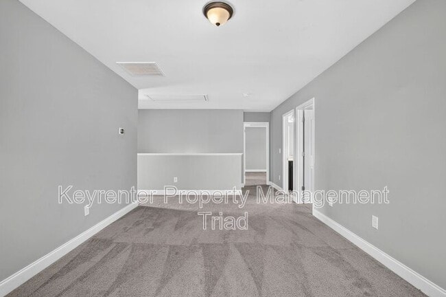 Building Photo - 504 Eagles Wy