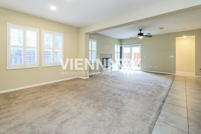 Building Photo - 7933 Collins Isle Ln