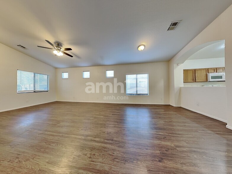 Building Photo - 2525 W Nancy Ln