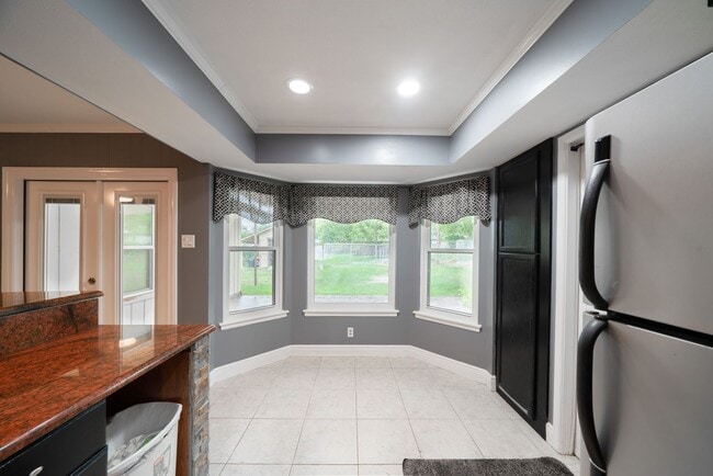Building Photo - Updated 3-Bedroom Home with Private Yard &...