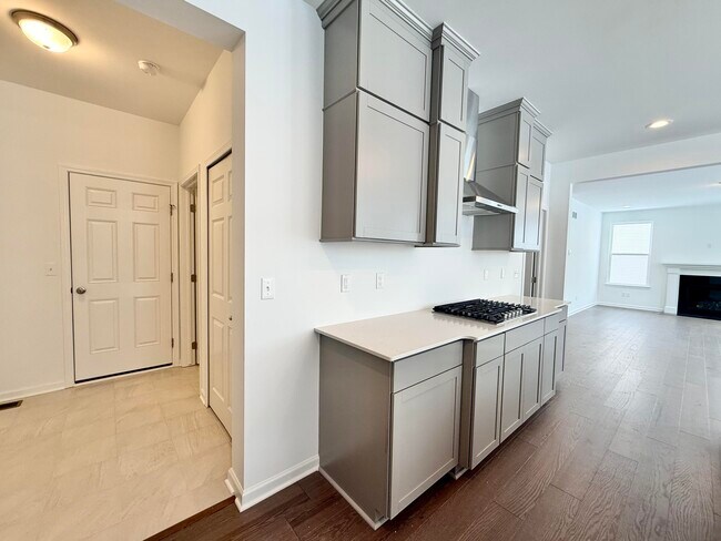 Building Photo - 6173 S Trailwoods Dr