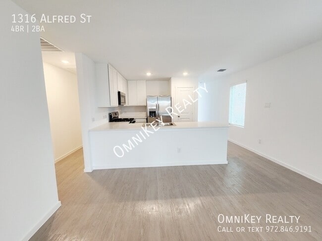 Building Photo - 1544 Elliott Rd