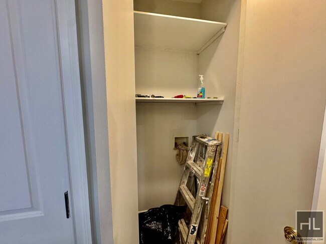 Building Photo - Gorgeous gut renovated 2 bed/2 bath spacious coop with parking included for rent.