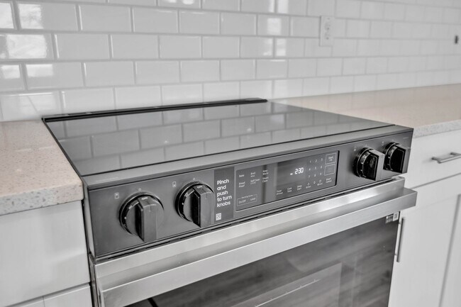 Building Photo - 17996 W Sand Hls Dr