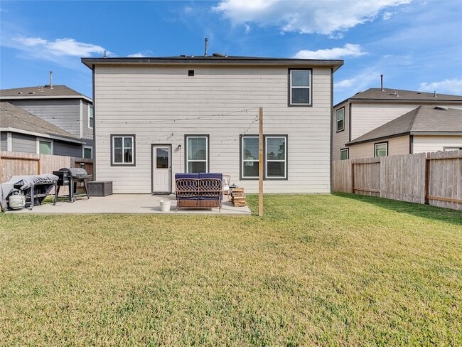 Building Photo - 25623 Balsamroot Dr