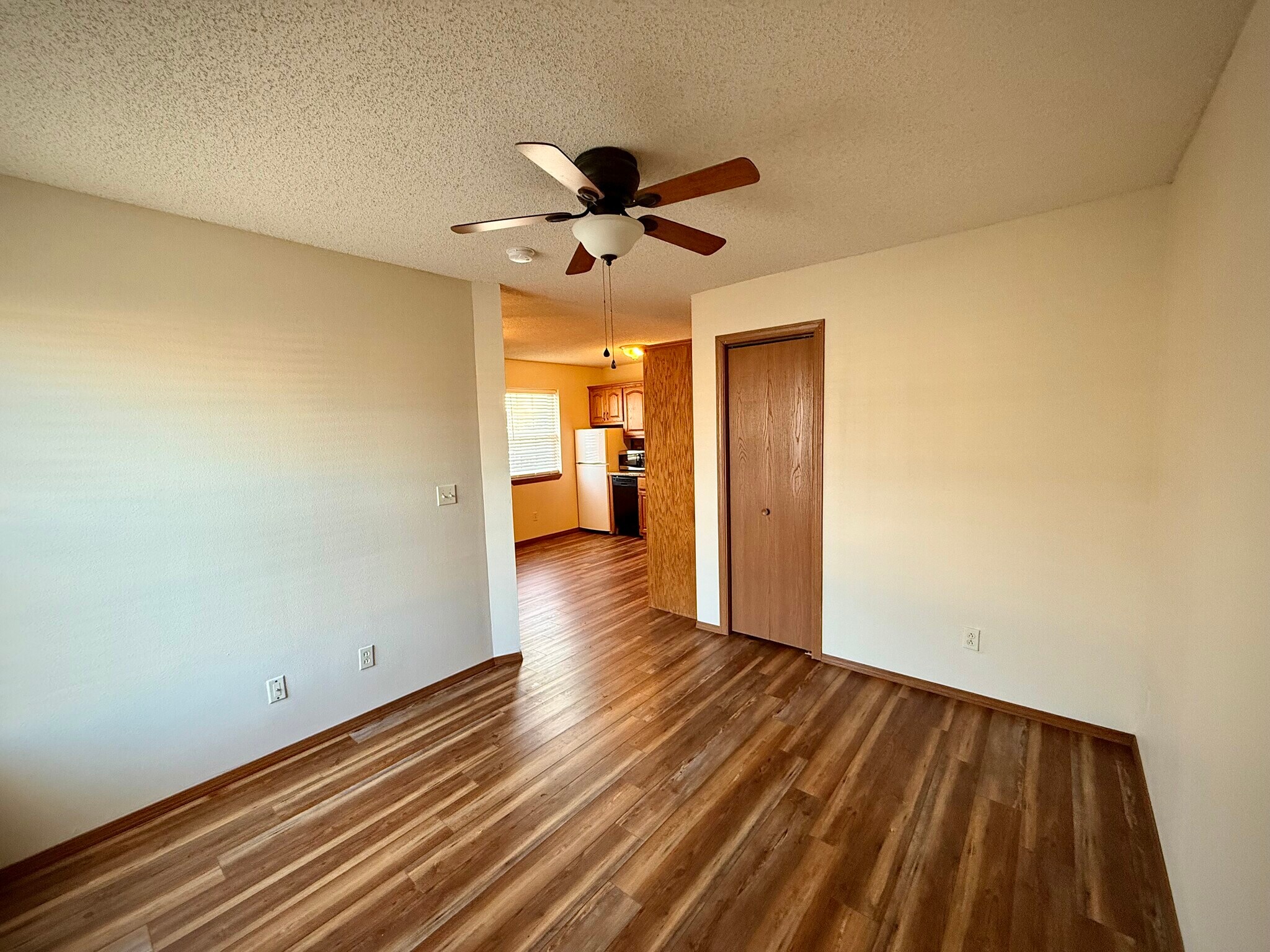 Unfurnished 1BR 425 Square Feet - Sanibel Executive Suites