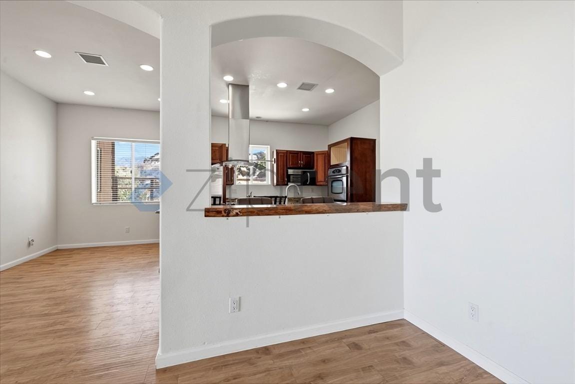 Building Photo - Unit