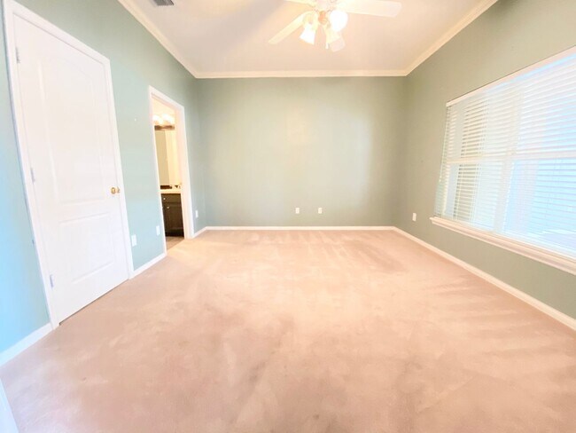Building Photo - Beautiful Lake View Home in Waterside Estate!