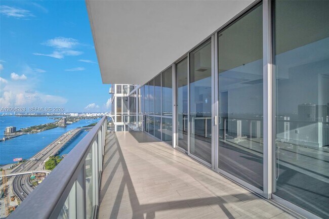 Building Photo - 1100 Biscayne Blvd