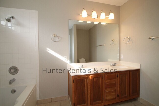 Building Photo - Exceptional!