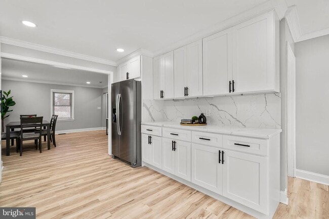 Building Photo - 10530 Scaggsville Rd