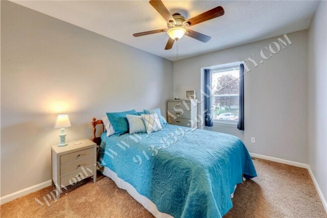 Building Photo - Beautiful Updated 3 Bed 3 Bath Home in Ove...