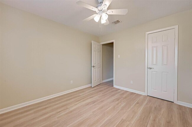 Building Photo - 2928 Laurelridge Dr