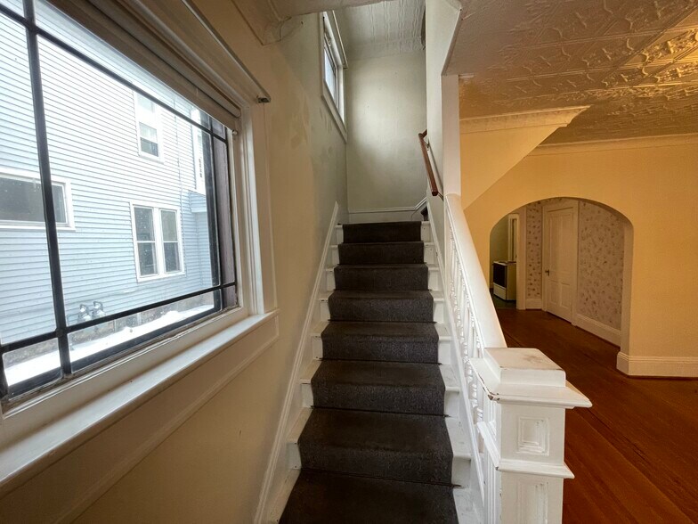 Building Photo - 411 W Sullivan St