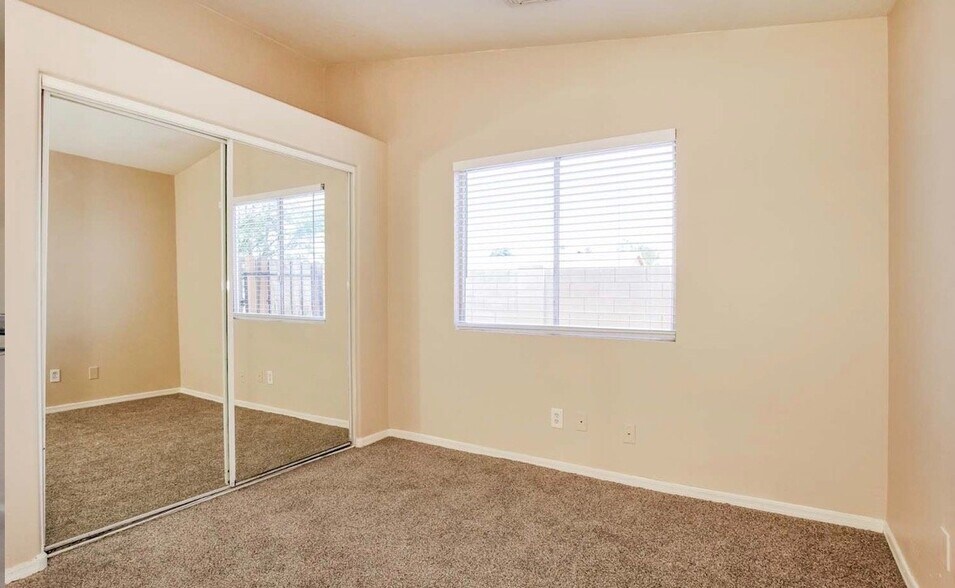 Building Photo - 341 Buford Pl
