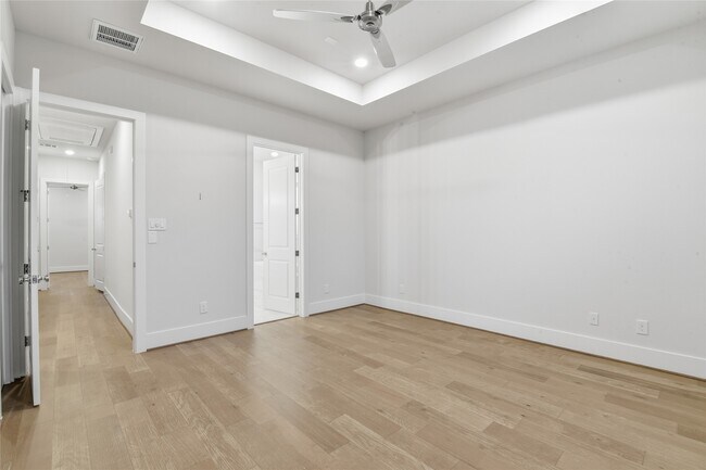 Building Photo - 1236 W 21st St