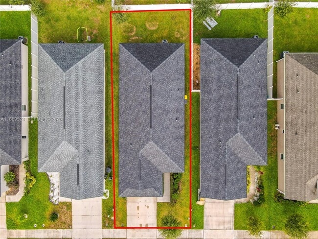 Building Photo - 1060 Cascade Dr