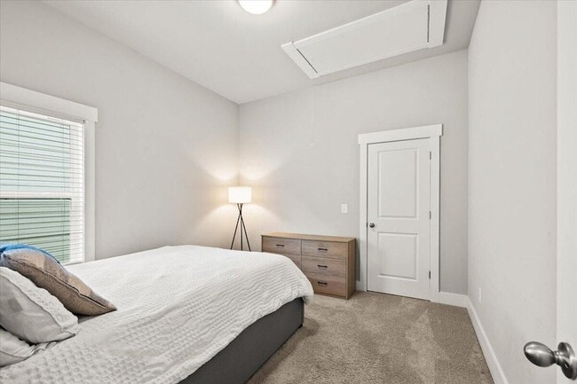Building Photo - 2093 Firelight Wy