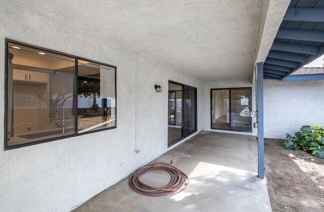 Building Photo - Remodeled Single Story Home off Huron St.