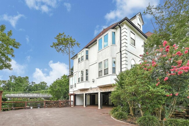 Building Photo - 1 Magnolia Bend Dr