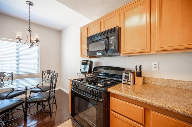Building Photo - 7701 W Robindale Rd