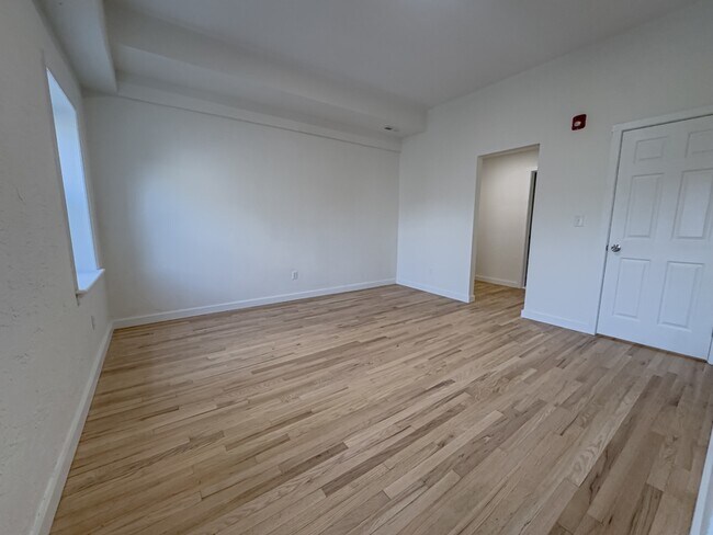 Building Photo - 536 N 19th St