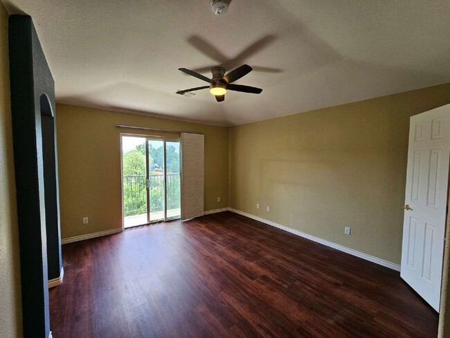 Building Photo - 6697 S Forest Way