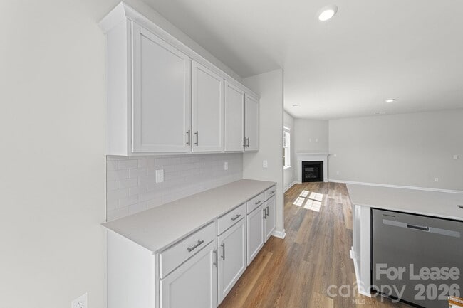 Building Photo - 204 Calvin Crk Dr