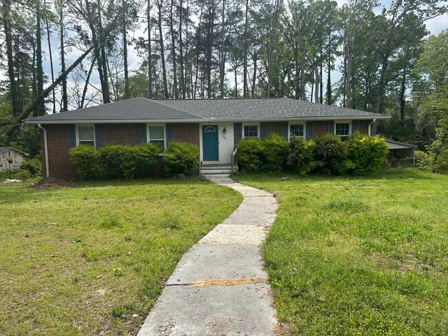 Primary Photo - Lovely 3 Bedroom home