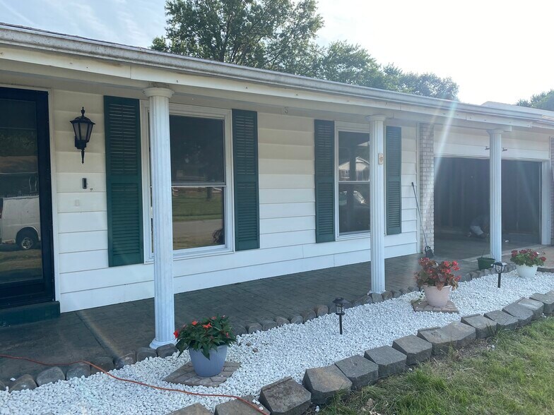 Building Photo - 1433 Kew Gardens Dr