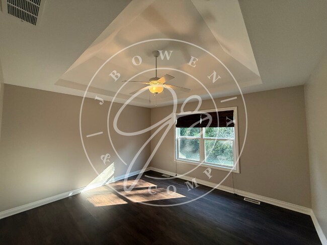 Building Photo - Beautiful  3-4 bedroom Sylvania Villa with...
