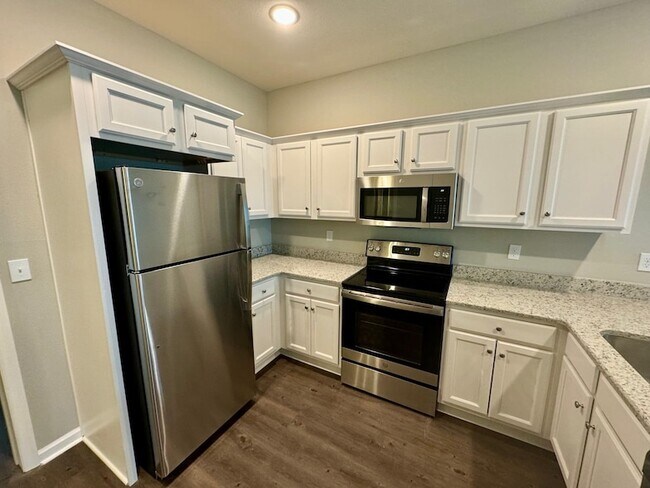 Building Photo - 2280 Del Carmel Way