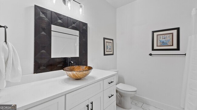 Building Photo - 610 Madola Rd