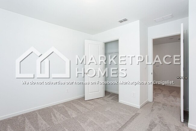 Building Photo - 120 Harpy Dr
